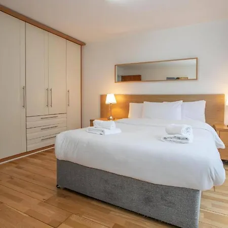 City Centre Mondern 1 Bed Apt - Sleeps 4 Open Booking شقة دبلن